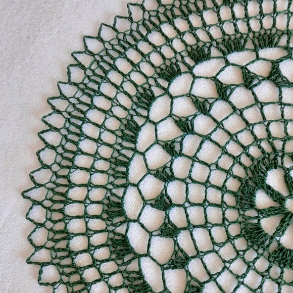 Green crochet doily - Picture 3 of 5